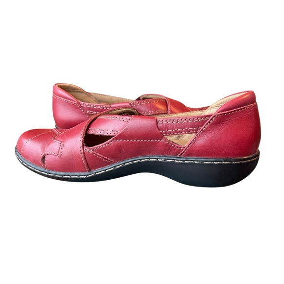 Clarks Women's Red Leather Shoes Sz 8 - Picture 14 of 16